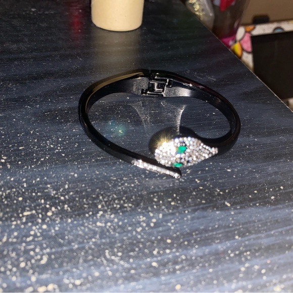 Jessica Simpson Crystal Mother Of Pearl Bracelet Crystal Encrusted Snake Bangle - Picture 4 of 4